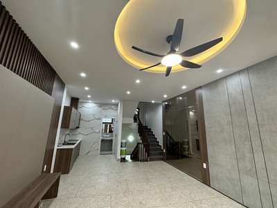 Cần người phụ bán đồ uống tại cửa hàng 846