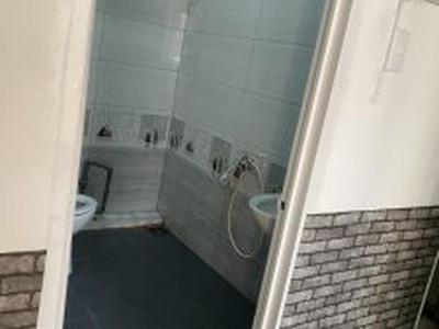 Cần người phụ bán đồ uống tại cửa hàng 1147