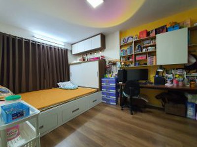 Cần người phụ bán đồ uống tại cửa hàng 1166