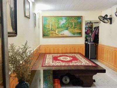 Cần người phụ bán đồ uống tại cửa hàng 1256