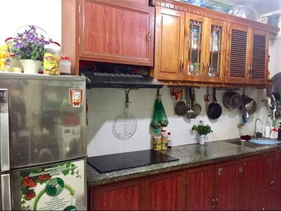 Cần người phụ bán đồ uống tại cửa hàng 1259