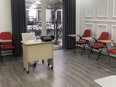 Cần người phụ bán đồ uống tại cửa hàng 1878