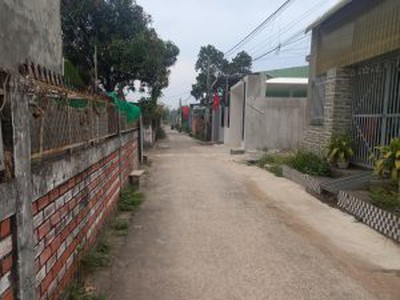 Cần người phụ bán đồ uống tại cửa hàng 2033