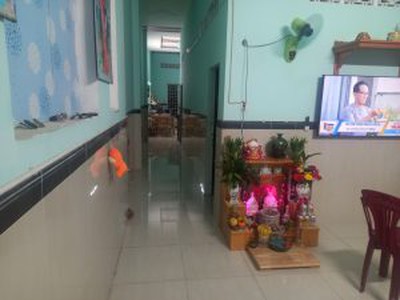 Cần người phụ bán đồ uống tại cửa hàng 2013