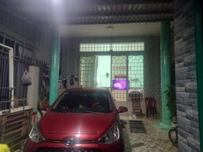 Cần người phụ bán đồ uống tại cửa hàng 2045