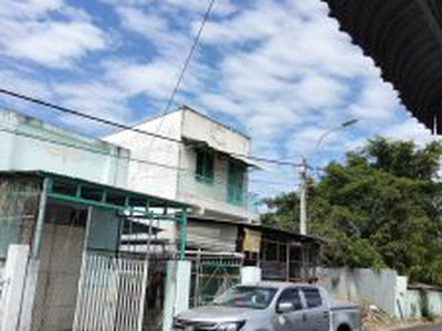 Cần người phụ bán đồ uống tại cửa hàng 2067