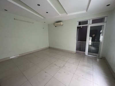 Cho thuê nhà NC khu Tân Mỹ Quận 7.Gần Phú Mỹ Hưng. DT:5,2x20,trệt 3 lầu 6pn.Nhà mới .Giá:28tr/th 0