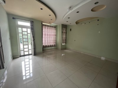 Cho thuê nhà NC khu Tân Mỹ Quận 7.Gần Phú Mỹ Hưng. DT:5,2x20,trệt 3 lầu 6pn.Nhà mới .Giá:28tr/th 2