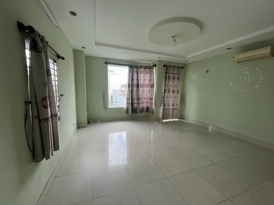 Cho thuê nhà NC khu Tân Mỹ Quận 7.Gần Phú Mỹ Hưng. DT:5,2x20,trệt 3 lầu 6pn.Nhà mới .Giá:28tr/th 3