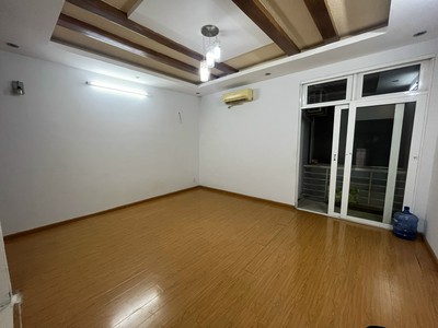 Cho thuê nhà NC khu Tân Mỹ Quận 7.Gần Phú Mỹ Hưng. DT:5,2x20,trệt 3 lầu 6pn.Nhà mới .Giá:28tr/th 4