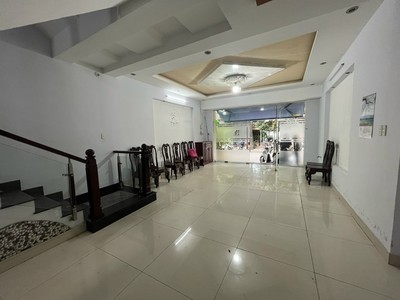 Cho thuê nhà NC khu Tân Mỹ Quận 7.Gần Phú Mỹ Hưng. DT:5,2x20,trệt 3 lầu 6pn.Nhà mới .Giá:28tr/th 7
