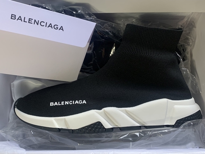 Thanh lý hết giày sneaker còn mới 2
