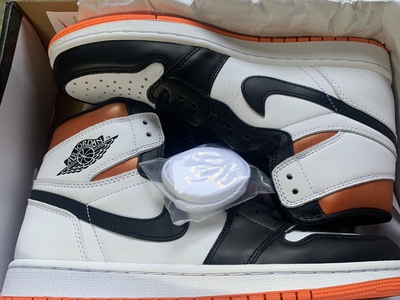 Thanh lý hết giày sneaker còn mới 0