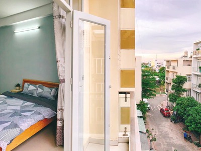 Nhượng phòng ban công full nội thất rộng 40m2 2