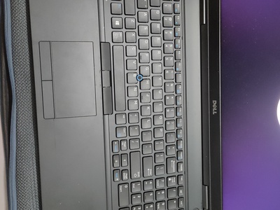Laptop dell 3520 dòng máy trạm 4