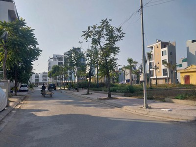 Gấp  Đất TĐC Ngọc Thụy, Long Biên, 90m2, Phân Lô, Vỉa Hè, Kinh Doanh, Ô Tô Tránh 2