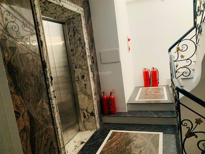 Bán tòa nhà mặt phố cầu giấy 245m2x10 tầng, mặt tiền 22m, nhà lô góc vị trí đắc địa, giá 210 tỷ 4