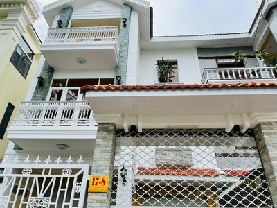 Bán biệt thự 2 lầu  mặt tiền đường số 9 kdc công ty 8   hưng phú 2   . giá rẽ 0