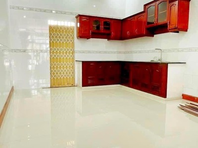 Bán nhà 2 lầu mặt tiền đường trần minh sơn , kdc thới nhựt . sổ hồng 2