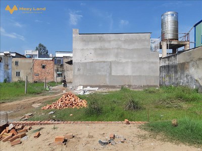 Đất đẹp vị trí đẹp ,Khu dân trí cao xung quanh tiện ích đầy đủ trong bán kính 100m 0