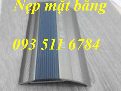 Nẹp cầu thang chống trượt Nẹp nhôm mặt bằng 3