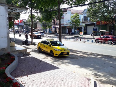 Nhà cho thuê mặt tiền hùng vương - 1000 m  -2 tầng - mặt tiền 18 mét 3