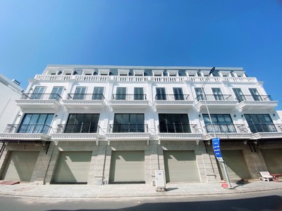 Bán nhà chợ ngay thị trấn thới lai 4