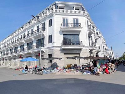 Bán nhà chợ ngay thị trấn thới lai 1