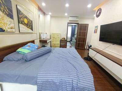 Cần bán nhà phố liền kề lovera park, 1 trệt 2 lầu, nhà mới, đầy đủ nội thất, giá chỉ 6 tỷ 800 triệu. 2