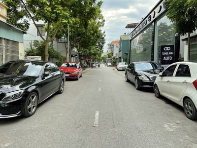 Cần bán gấp lô đất 50m2 tại mặt phố Nguyễn Văn Hưởng, Giang Biên, giảm giá thu hồi vốn 0