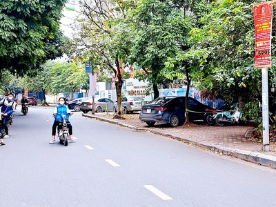 Bán nhà Lê Lợi, ô tô 7 chỗ đỗ cửa, 2 thoáng, 44m2, giá 5.29 tỷ 2