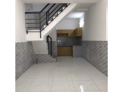 Chủ nhà cần bán gấp nhà 1 trệt 2 lầu 4pn ngay KCN TÂN ĐÔ 790 triệu tặng nội thất 4