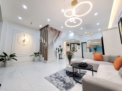 Chủ cần bán gấp nhà mặt phố ngô gia tự 2 mặt thoáng, chủ tặng lại toàn bộ nội thất giá chào 7 tỷ 6 0