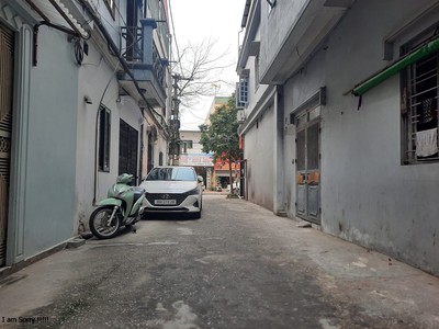 Bán nhà, nhà quan phố víp hoàng cầu, 3 thoáng ngõ thông 4 mặt phố, ô tô tránh vào nhà, 1 phút dạo 0