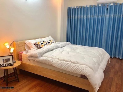 Bán nhà, nhà quan phố víp hoàng cầu, 3 thoáng ngõ thông 4 mặt phố, ô tô tránh vào nhà, 1 phút dạo 2