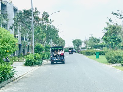 Cho thuê căn biệt thự casamia 250m2,biệt thự mới hoàn thiện nội thất, 6 phòng ngủ,40triệu 7