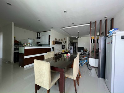 Bán gấp căn hộ 125m 3pn,2wc sổ hồng trao tay giá chỉ 2 tỷ 9 1