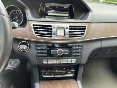 Cần bán Mercedes E200 2014 biển Hà Nội siêu chất 9