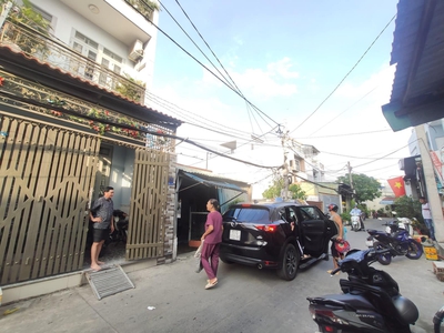 Cần bán Nhà trong hẻm  Q61  Bán nhà Phạm Thế Hiển Q8, xe hơi đỗ cửa, sát mặt tiền của 70m2. Giá nhỉn 4