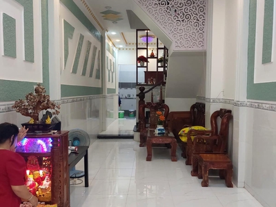 Bán nhà Q8 xe hơi đỗ cửa, 50m2, 5 tầng ngay ngã 4 An Dương Vương - Võ Văn Kiệt.Giá 6 tỷ 5