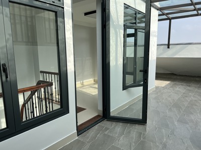 Cho thuê LK, Shophouse SB23 mặt đường 40m - Có thang máy - Giá rẻ nhất Vinhomes Ocean Park 4