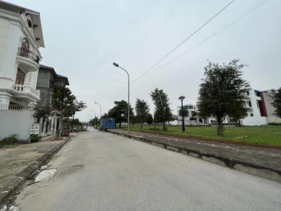 Bán đất mặt đường đôi BT Thiên Phú, Tứ Minh, TP HD, 208m2, mt 13m, đường 40.5m 0
