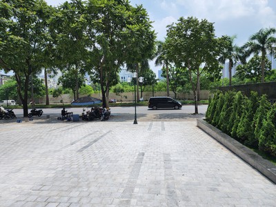 Cho thuê shophouse T1 chung cư Lacata Văn Phú, S  110m2, mt 5m, vỉa hè rộng 0