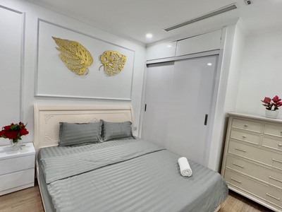 Cần cho thuê căn 3 phòng ngủ toà t10 view nhạc nước 4