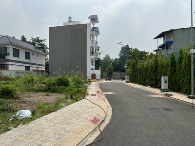 Bán gấp 3 lô đât phạm văn đồng linh tây 5.7 tỷ - ngộp 2