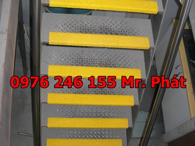 Sử dụng tấm ốp gờ bậc thang frp chống trơn trượt, thanh stair nosing màu vàng nhám 0