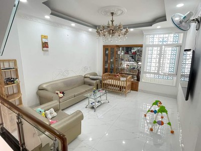 Trung tâm thị trấn nhà bè- 4 tầng- kế bên khu dân cư sài gòn mới- đường trước nhà 6m- xe hơi vi vu 2