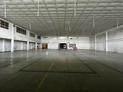 Cho thuê 4000m2 gần cách sân gôn Tân Sơn Nhất 5 phút đi xe 1