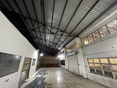 Cho thuê 4000m2 gần cách sân gôn Tân Sơn Nhất 5 phút đi xe 2