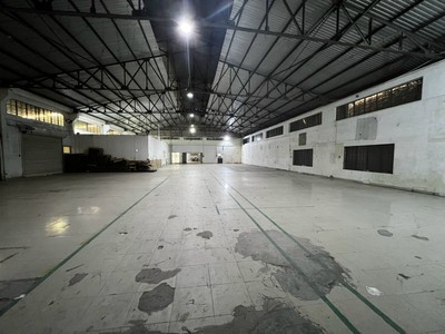 Cho thuê 4000m2 gần cách sân gôn Tân Sơn Nhất 5 phút đi xe 3